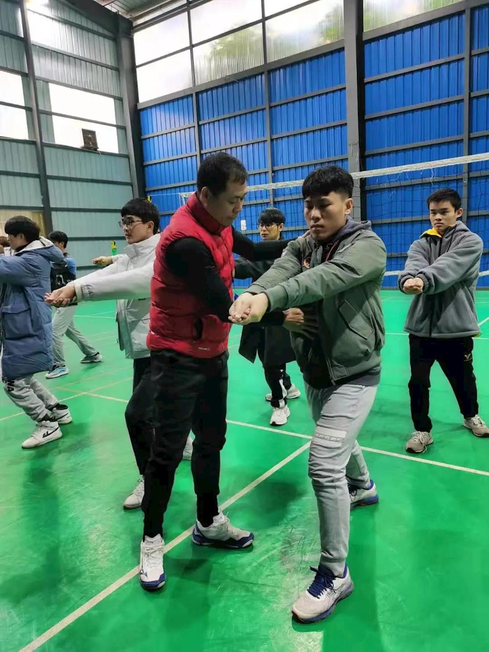 《气排球》系列公开课_新闻动态_新闻动态_广西艺术学院公共教学部