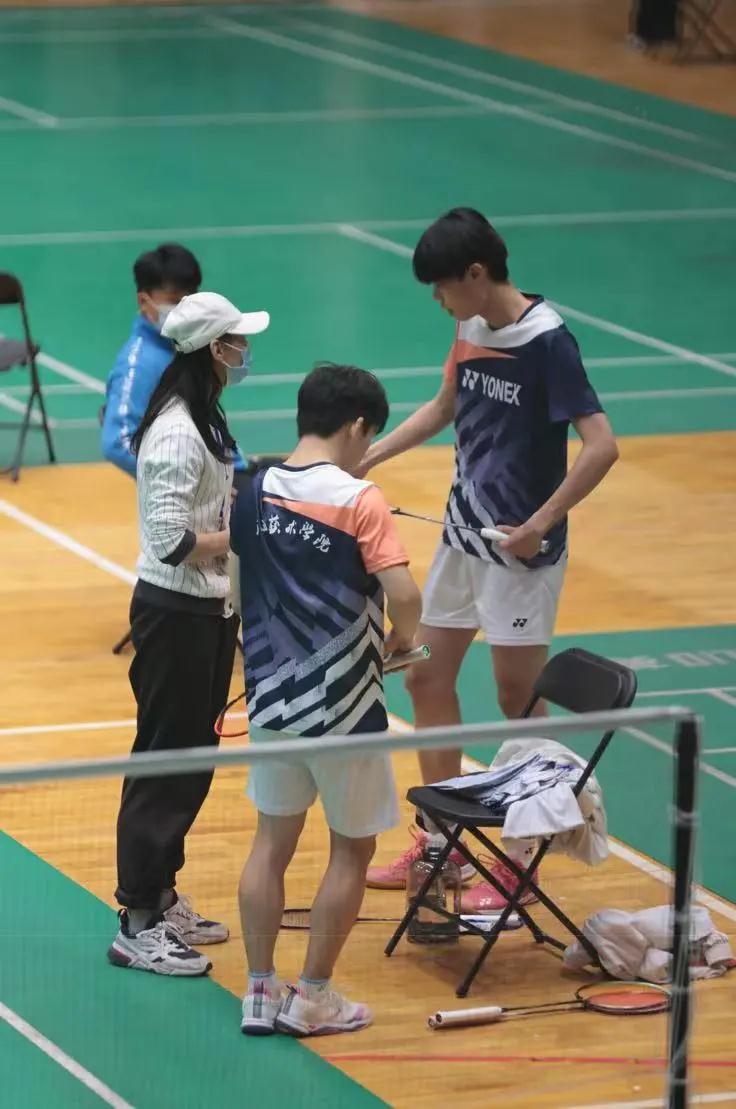 广西艺术学院羽毛球队喜获佳绩